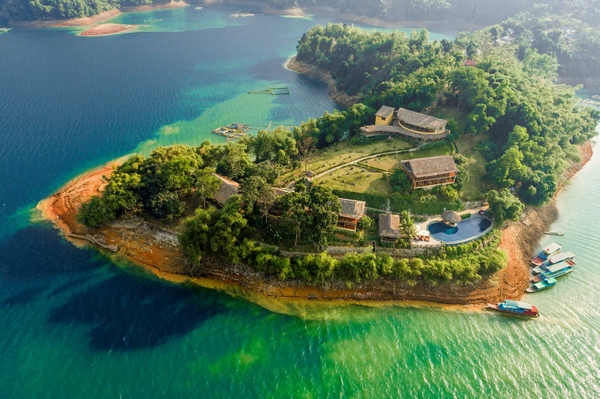 Review Maichau Hideaway - Khu resort đẹp tựa tiên cảnh giữa lòng hồ Hòa Bình 1