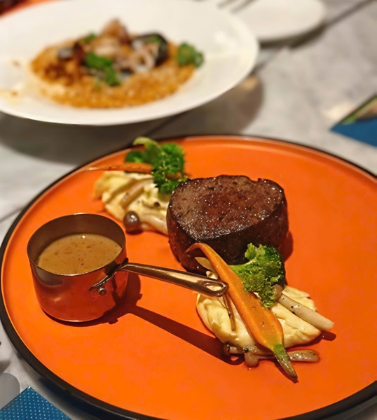 ăn gì ở Angsana Quan Lạn