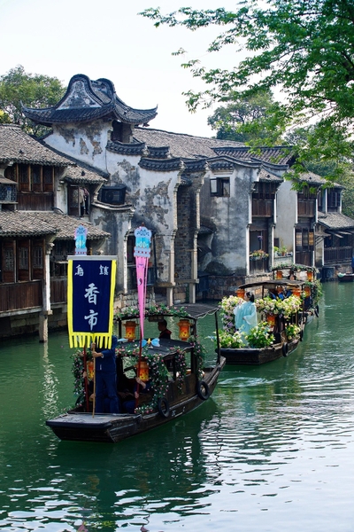 du thuyền sông ở Ô Trấn