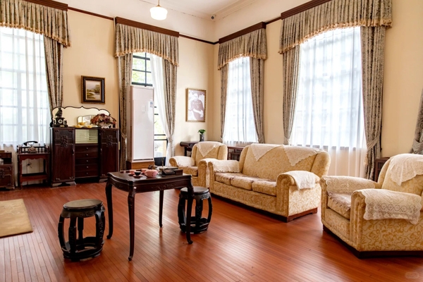 Bên trong Mỹ Linh Cung