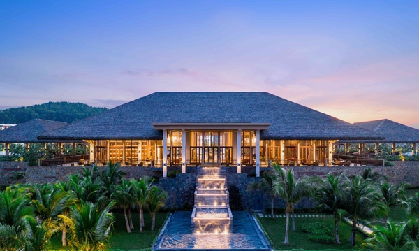 Top 10 Resort có bãi biển đẹp nhất Phú Quốc new world 1