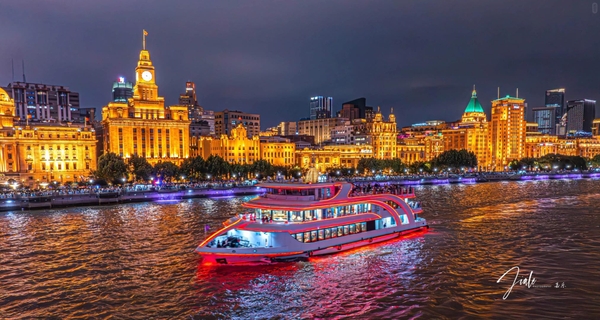 ngắm cảnh trên du thuyền sông Hoàng Phố Thượng Hải