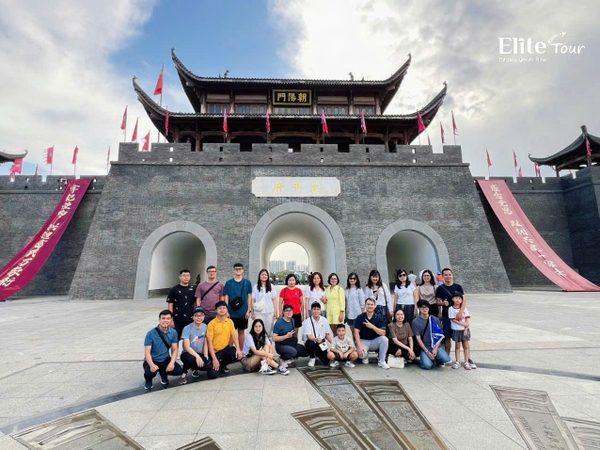 đoàn khách tour Nam Ninh - Thái Bình Cổ Trấn