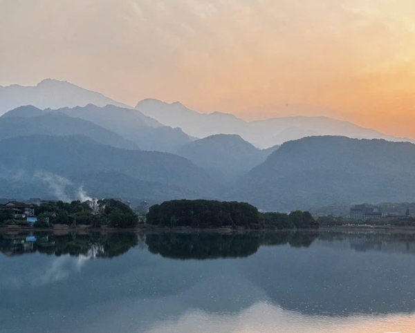 Hồ Nga Tú, Nga Mi Sơn
