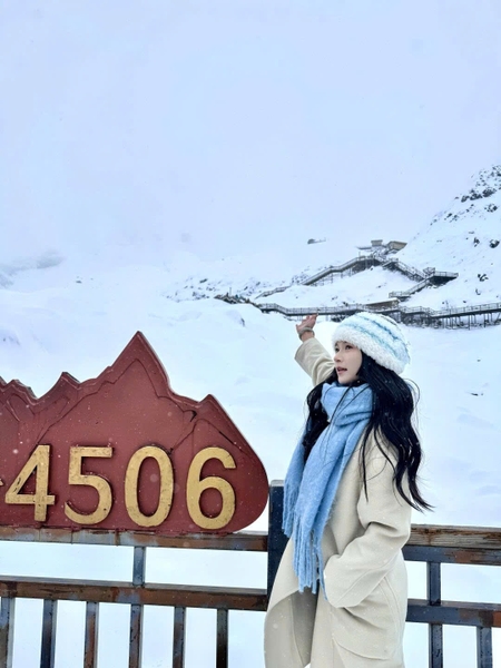 chụp hình Núi tuyết Ngọc Long