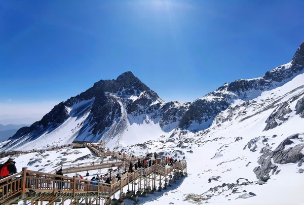 Núi tuyết Ngọc Long tháng 11