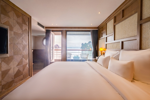 Phòng cabin du thuyền Ambassador Day Cruise