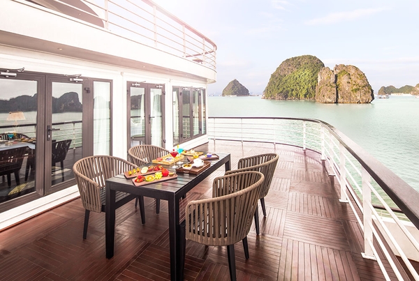 Giá du thuyền Ambassador Cruise I