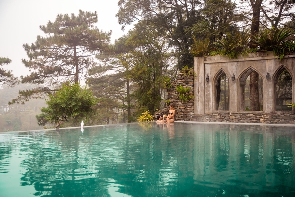 Tổng hợp các Resort gần Hà Nội có bể bơi rộng và đẹp 2
