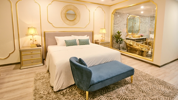 Review khách sạn dát vàng Dolce by Wyndham Hanoi Golden Lake 5