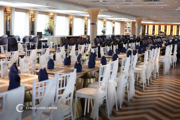 Nhà hàng du thuyền Luna Halong Cruise