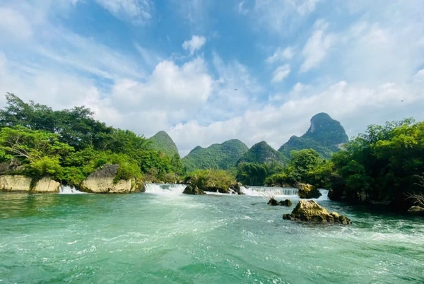 Khu thắng cảnh ở Sùng Tả