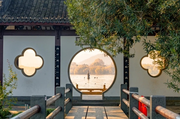 Chụp ảnh Tam Đàn Ấn Nguyệt