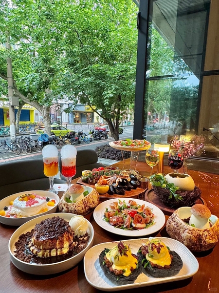 ăn uống ở Tân Thiên Địa