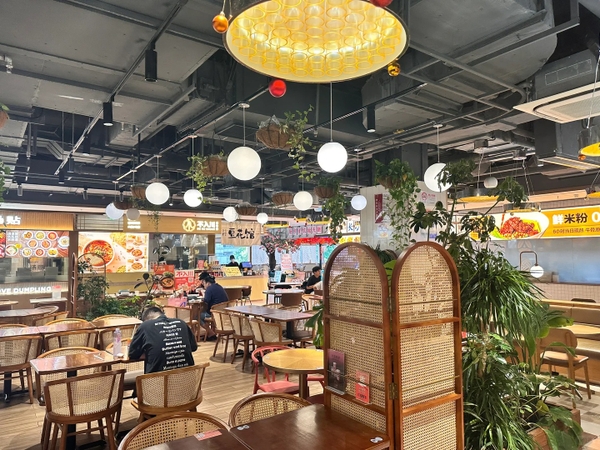 mua sắm ở Tân Thiên Địa có gì