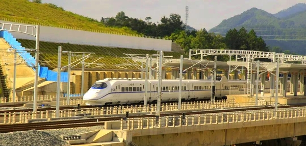 phương tiện du lịch Quảng Tây mới