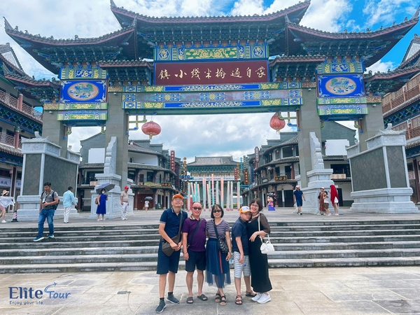 tiểu trấn bún qua cầu Mông Tự