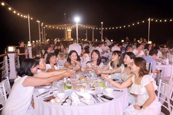 Các địa điểm tổ chức tiệc Year-End Party cuối năm gần Hà Nội 12
