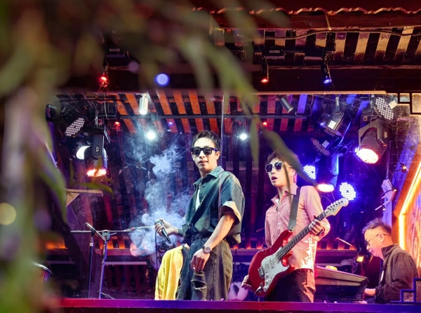 Quán bar ở Lệ Giang