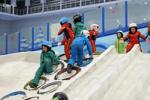 Các khu vui chơi tuyết ở Kunming Hot Snow Miracle