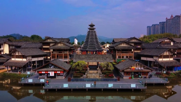tháp Trống, Tương Tư Hồ Trấn