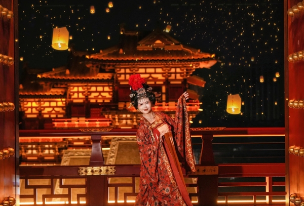 Ứng Thiên Môn về đêm