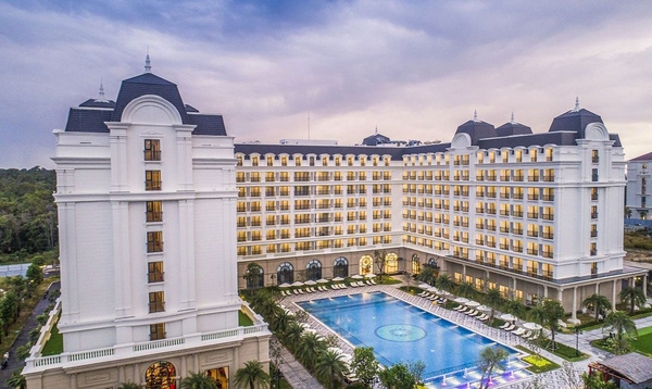 Review VinHolidays Fiesta Phú Quốc 1