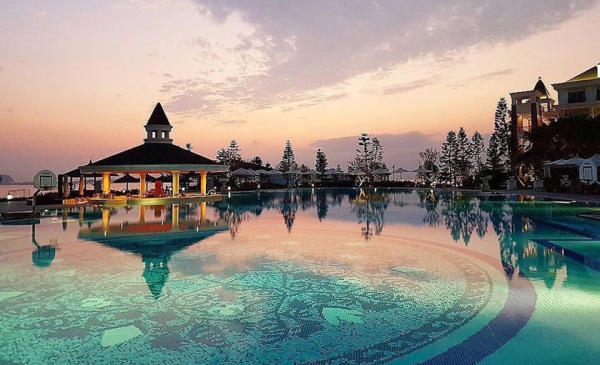 Bể bơi Vinpearl Resort & Spa Ha Long Bể bơi Vinpearl Resort & Spa Ha Long