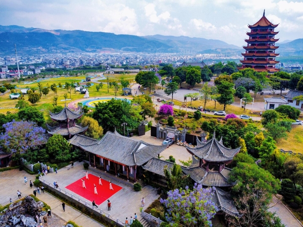 Vườn lựu vạn mẫu ở Mông Tự