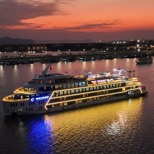 Du thuyền ăn tối Luna Halong Cruise