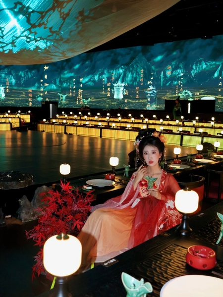 Dùng yến tiệc ở Côn Minh