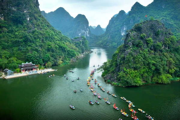 tour đi Bái Đính Tràng An 1 ngày