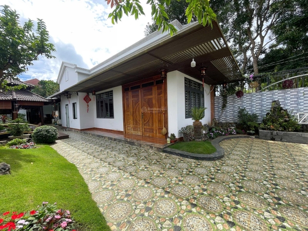 Bán nhà tại đất Bảo Lộc giá tốt