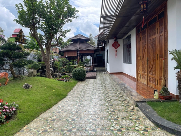 Bán nhà tại đất Bảo Lộc giá tốt