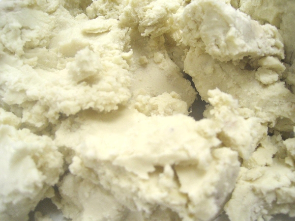 HOW IS RAW SHEA BUTTER MAKE?
