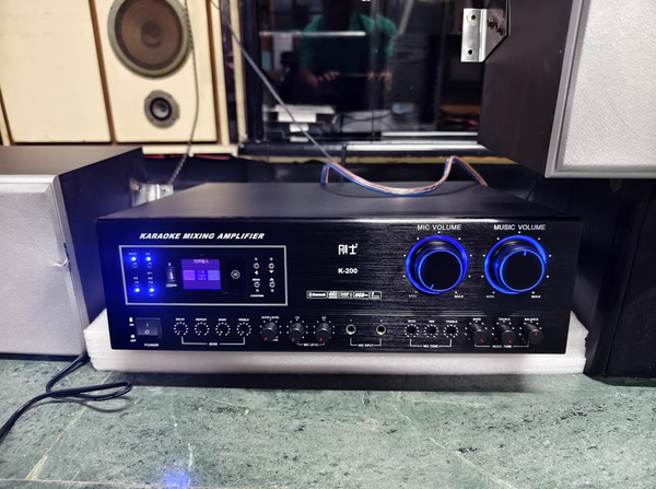 Khách Đẩy liền vang K-200