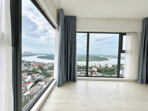 GATEWAY THAO DIEN APARTMENT WITH BASIC FURNITURE 4 BEDROOMS FOR RENT