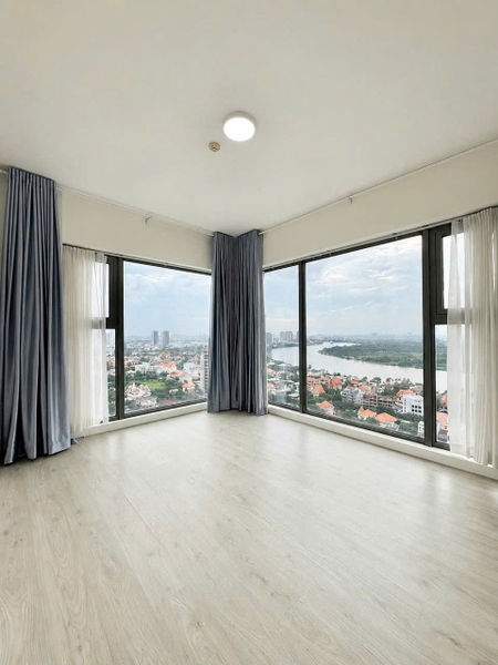 GATEWAY THAO DIEN APARTMENT WITH BASIC FURNITURE 4 BEDROOMS FOR RENT