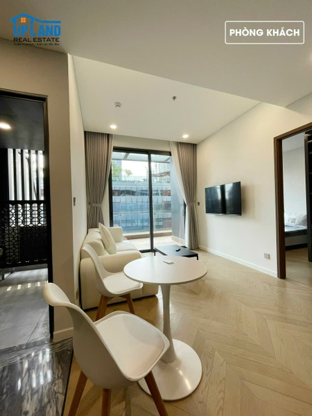 DISTRICT 2 LUMIERE RIVERSIDE 1 BEDROOM FOR SELL