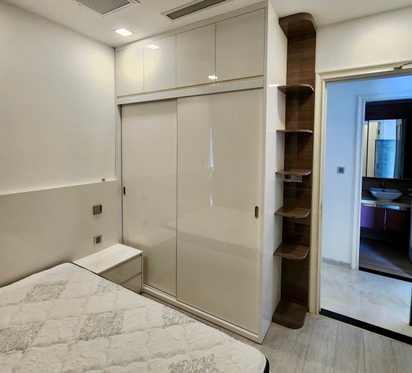 VINHOMES GOLDEN RIVER 2 BEDROOMS WITH FULLY FURNISHED FOR RENT