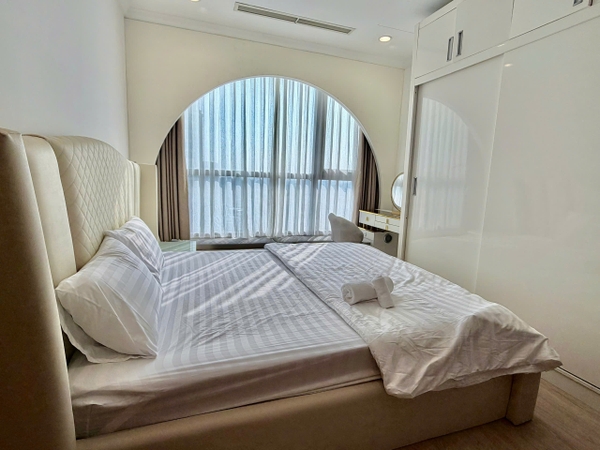 VINHOMES CENTRAL PARK APARTMENT WITH 3 BEDROOMS FOR RENT | 109M2 | FULLY FURNISHED