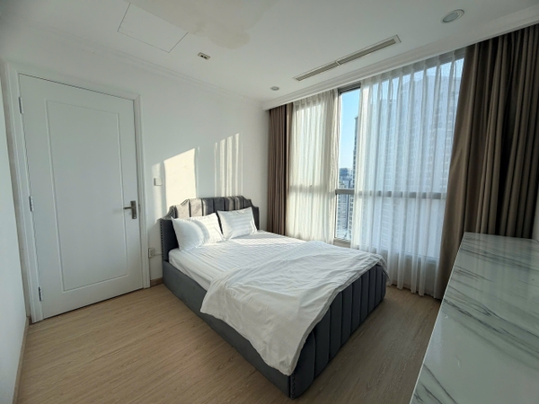 VINHOMES CENTRAL PARK APARTMENT WITH 3 BEDROOMS FOR RENT | 109M2 | FULLY FURNISHED