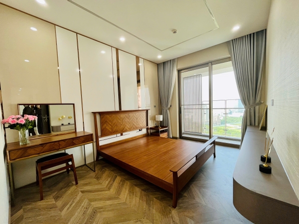 DISTRICT 7 MIDTOWN APARTMENT 3 BEDROOMS RIVER VIEW FOR RENT