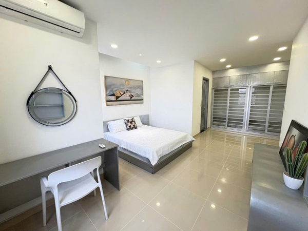 PENTHOUSE SKY GARDEN 2 PHU MY HUNG FOR RENT WITH 5 BEDROOMS | FULLY FURNISHED