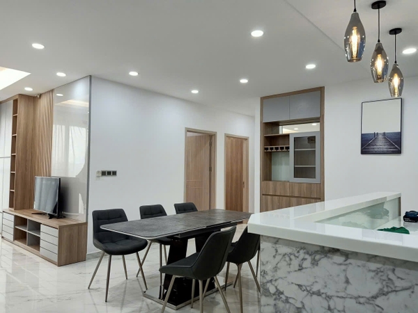 🌸 MIDTOWN M5 – RARE CORNER UNIT WITH RIVER  PARK VIEW | FULLY FURNISHED 🌸