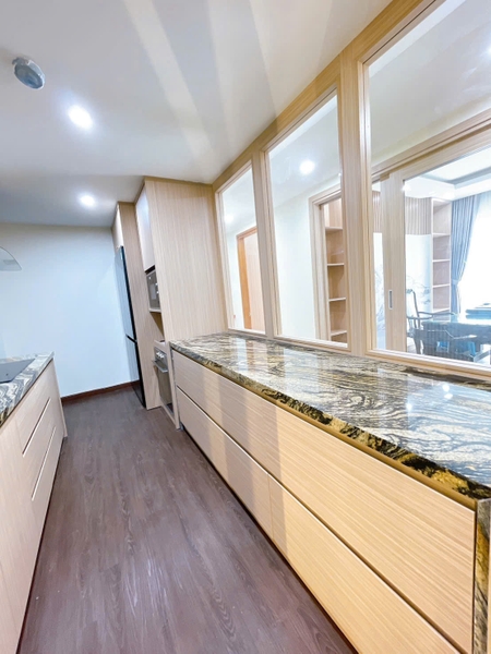 FOR RENT HAPPY VALLEY PHU MY HUNG APARTMENT 135m2