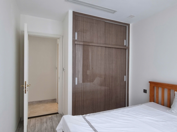 DISTRICT 1 VINHOMES GOLDEN RIVER APARTMENT 3 BEDROOMS FOR RENT