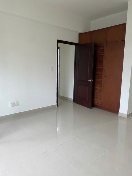 PHU MY HUNG CANH VIEN 1 APARTMENT FOR RENT WITH 3 BEDROOMS | BASIC FURNISHED