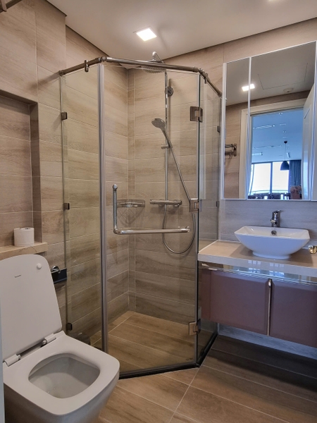 DISTRICT 1 VINHOMES GOLDEN RIVER APARTMENT 3 BEDROOMS FOR RENT