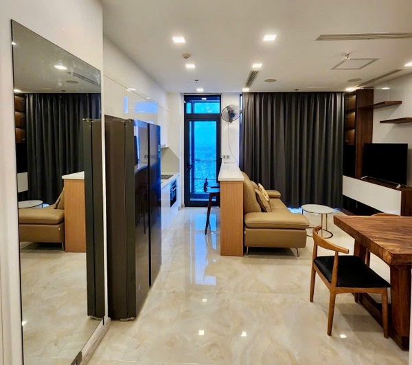 VINHOMES GOLDEN RIVER 2 BEDROOMS WITH FULLY FURNISHED FOR RENT